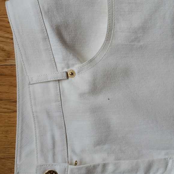 St. John Jeans 8 - Picture 3 of 8